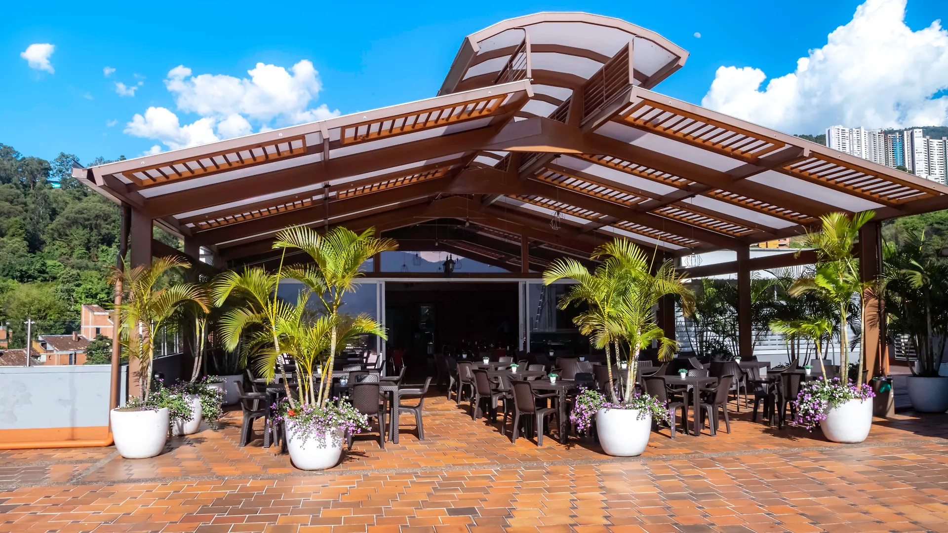 Mi Hotel Sandiego ميديلين 4*,